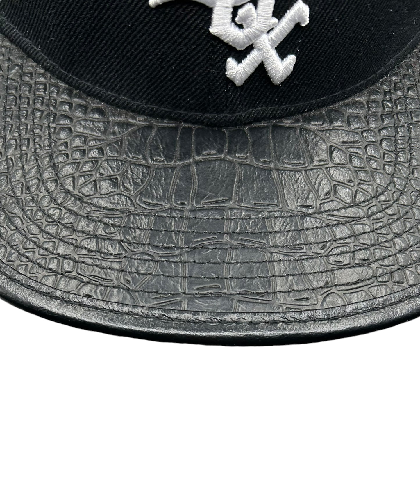 NEW Chicago White Sox PRO STANDARD Leather Brim Strapback Hat Luxury Sportswear
