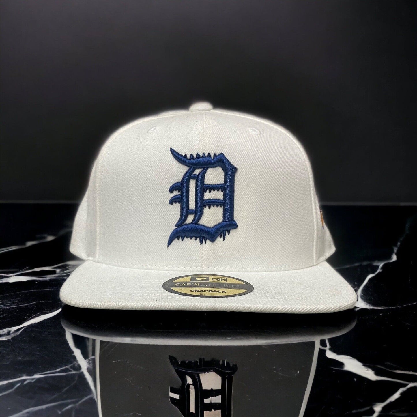 NEW Capn On Melrose Detroit Tigers SnapBack Hat White Green UV Adjustable Cap