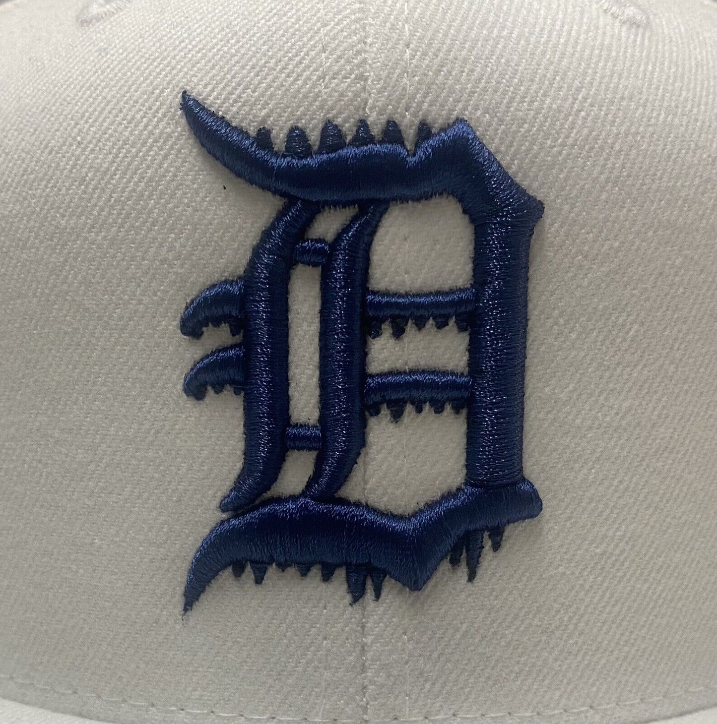NEW Capn On Melrose Detroit Tigers SnapBack Hat White Green UV Adjustable Cap
