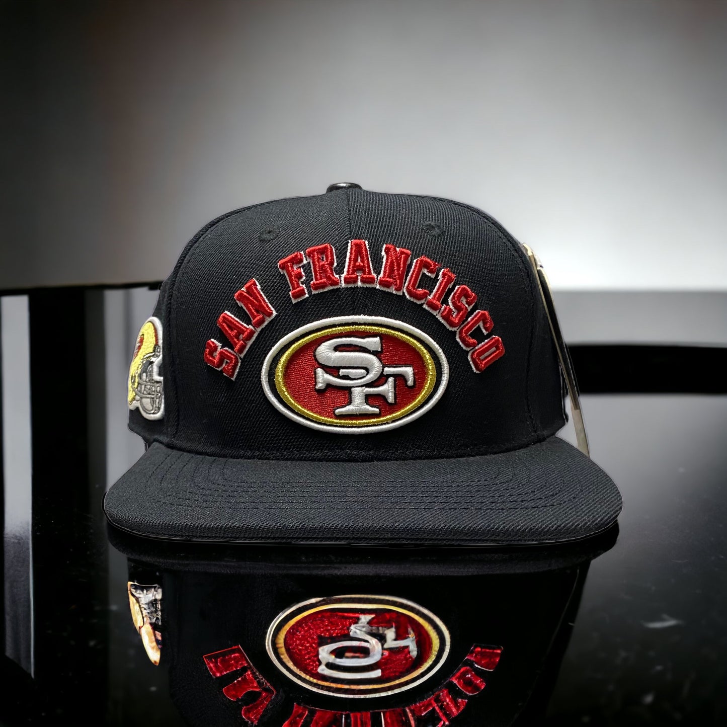 NEW San Francisco 49ers Pro Standard Black SnapBack Flat Brim Helmet Side Patch