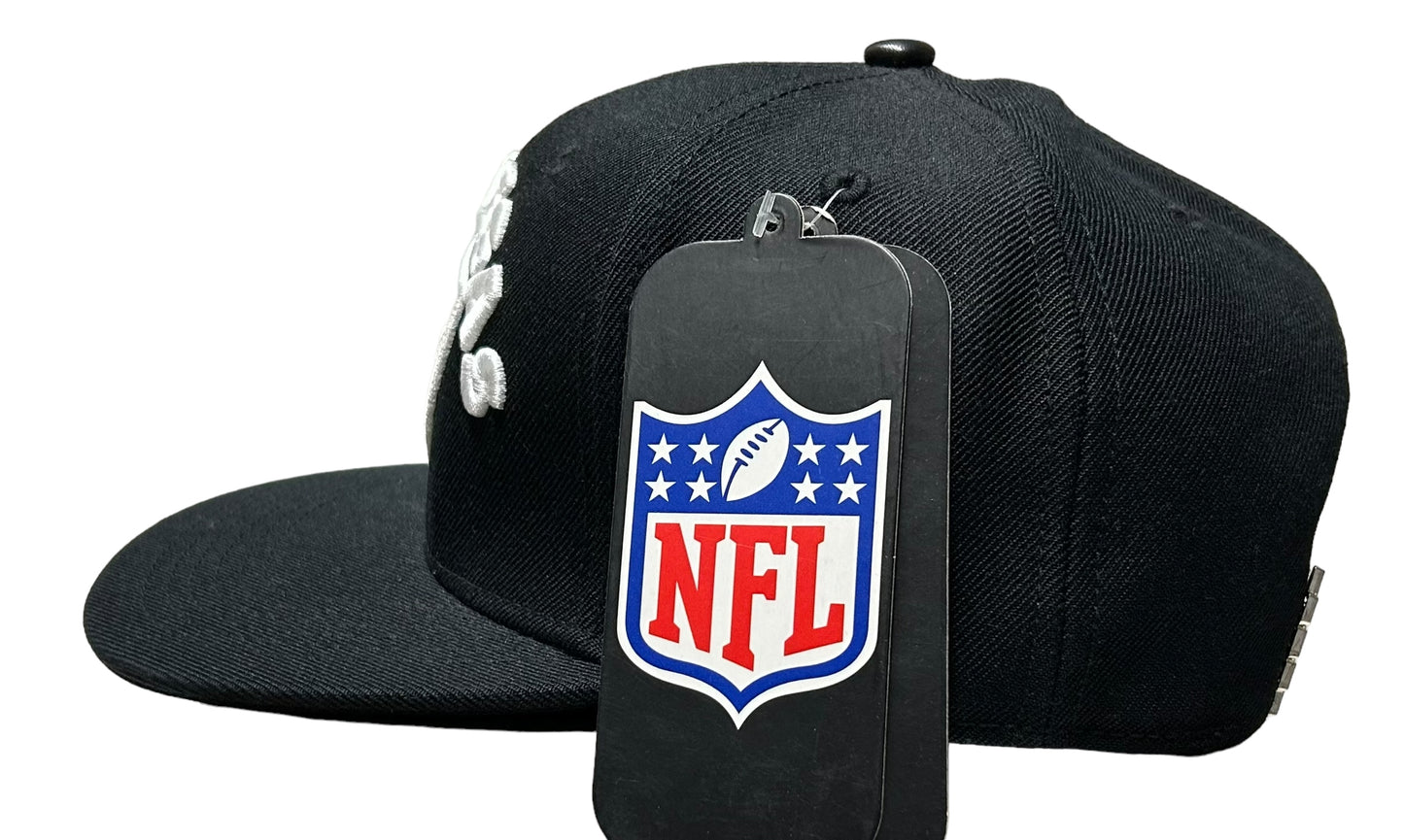 NEW Las Vegas Raiders PRO STANDARD Stacked Logo Black SnapBack Helmet Side Patch