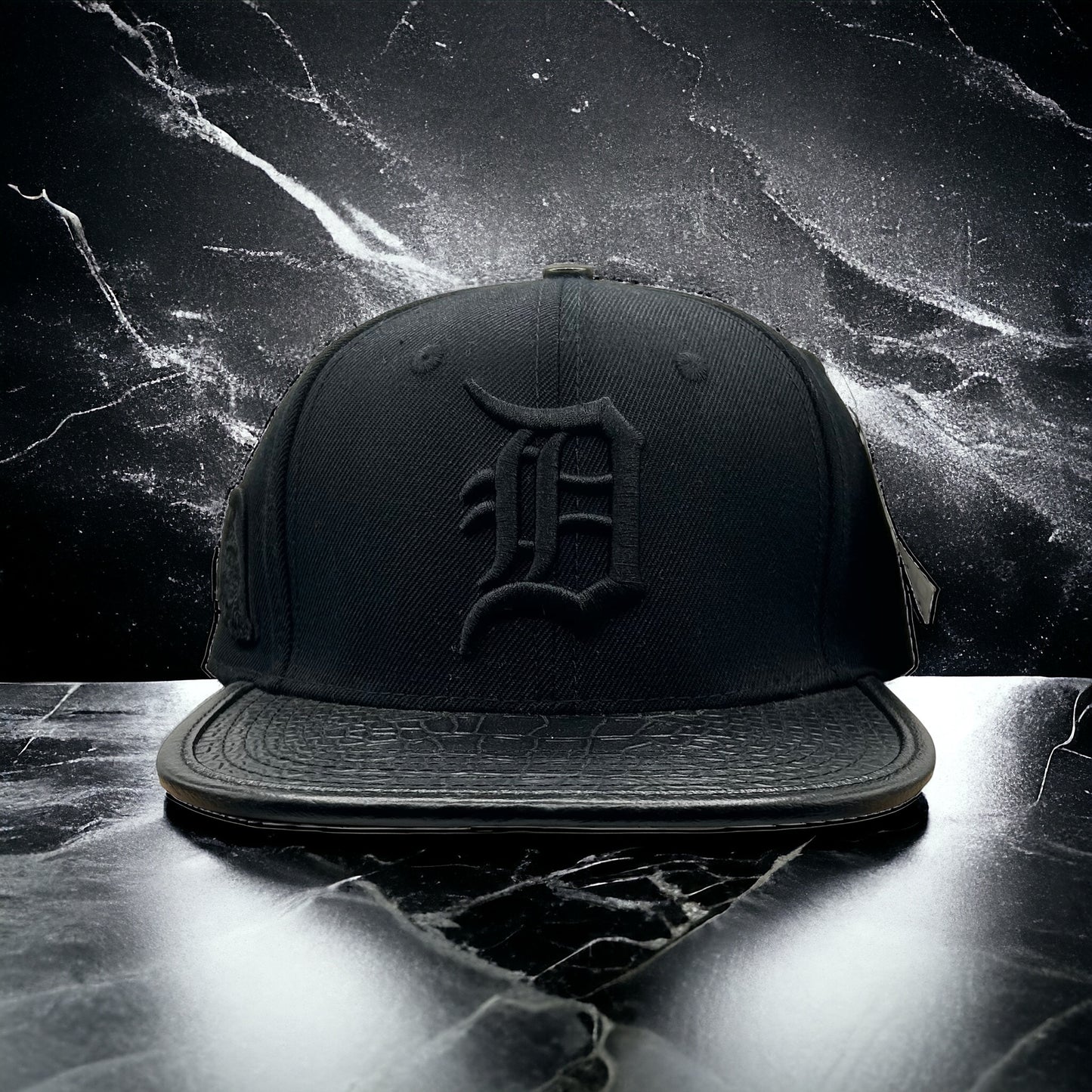 NEW Detroit Tigers PRO STANDARD Leather Brim Strapback Hat All Black Cap Luxury
