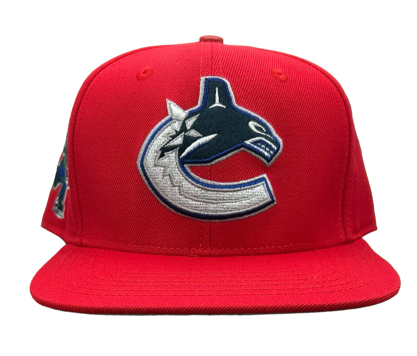 NEW Vancouver Canucks PRO STANDARD Red SnapBack Hat Side Patch Flat Brim