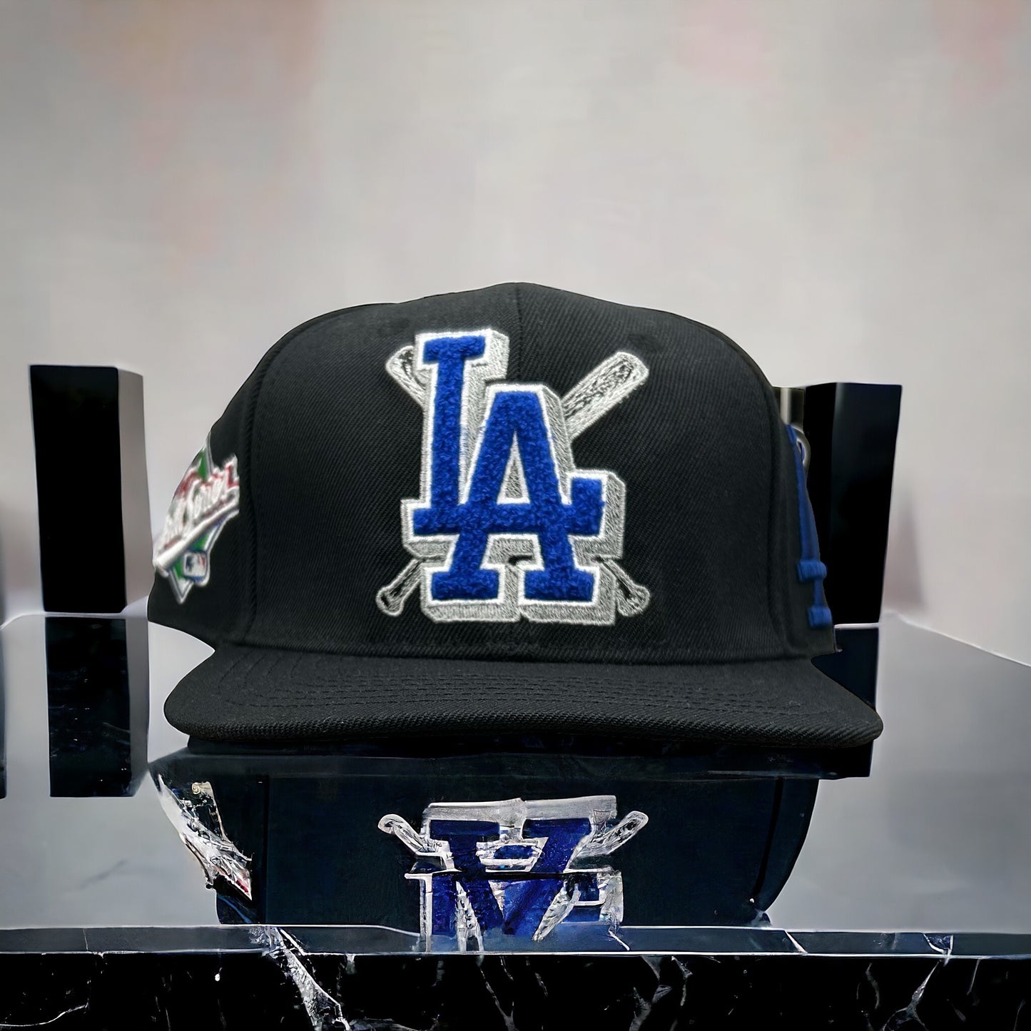 NEW Los Angeles Dodgers PRO STANDARD Chenille Logo SnapBack Hat Flat Brim Cap