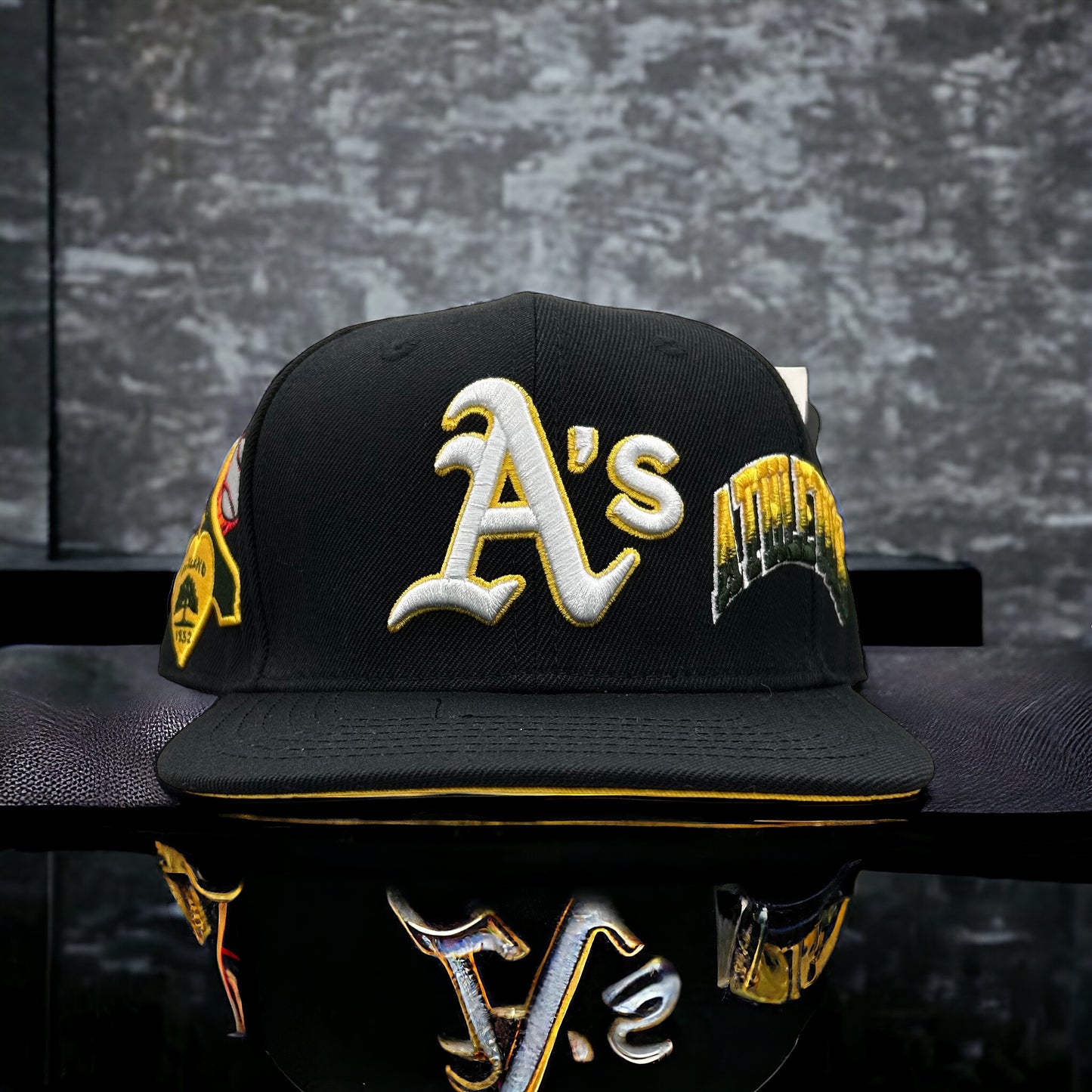 NEW Oakland Athletics PRO STANDARD Side Script Black SnapBack Hat Flat Brim Cap