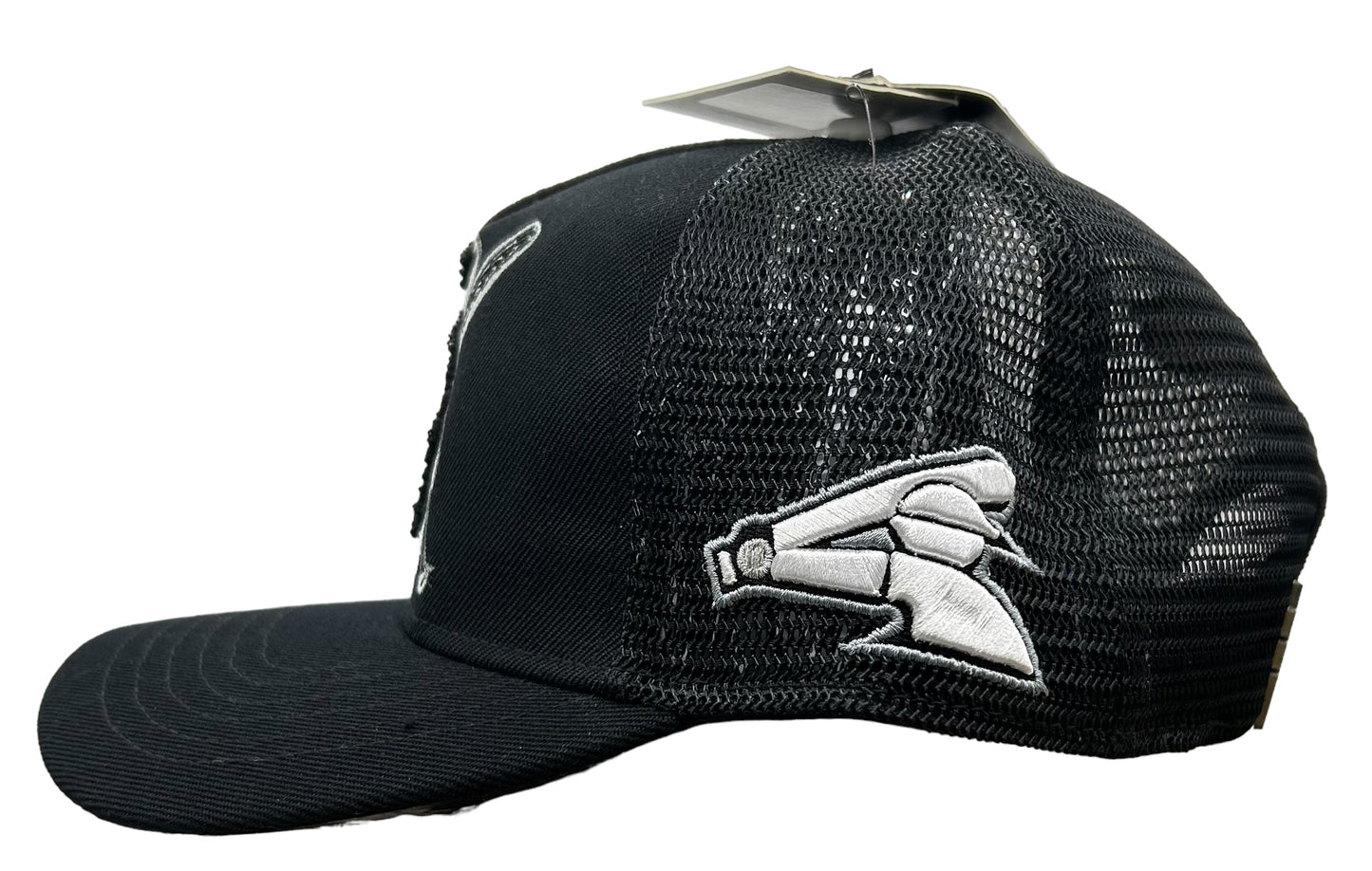 NEW Chicago White Sox PRO STANDARD Trucker SnapBack Hat  Curved Brim White UV