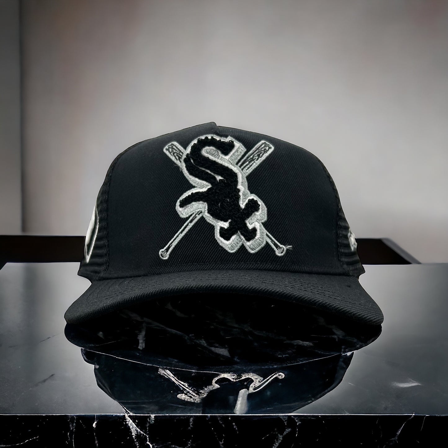 NEW Chicago White Sox PRO STANDARD Trucker SnapBack Hat  Curved Brim White UV