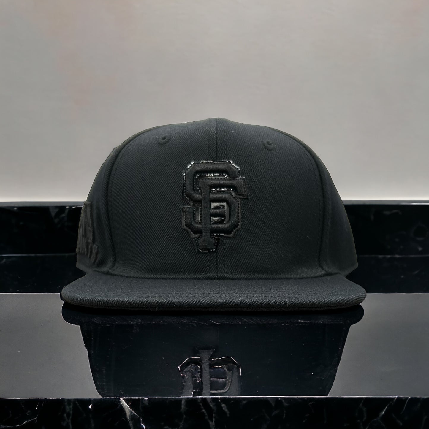 NEW San Francisco Giants PRO STANDARD Triple Black SnapBack Hat Flat Visor