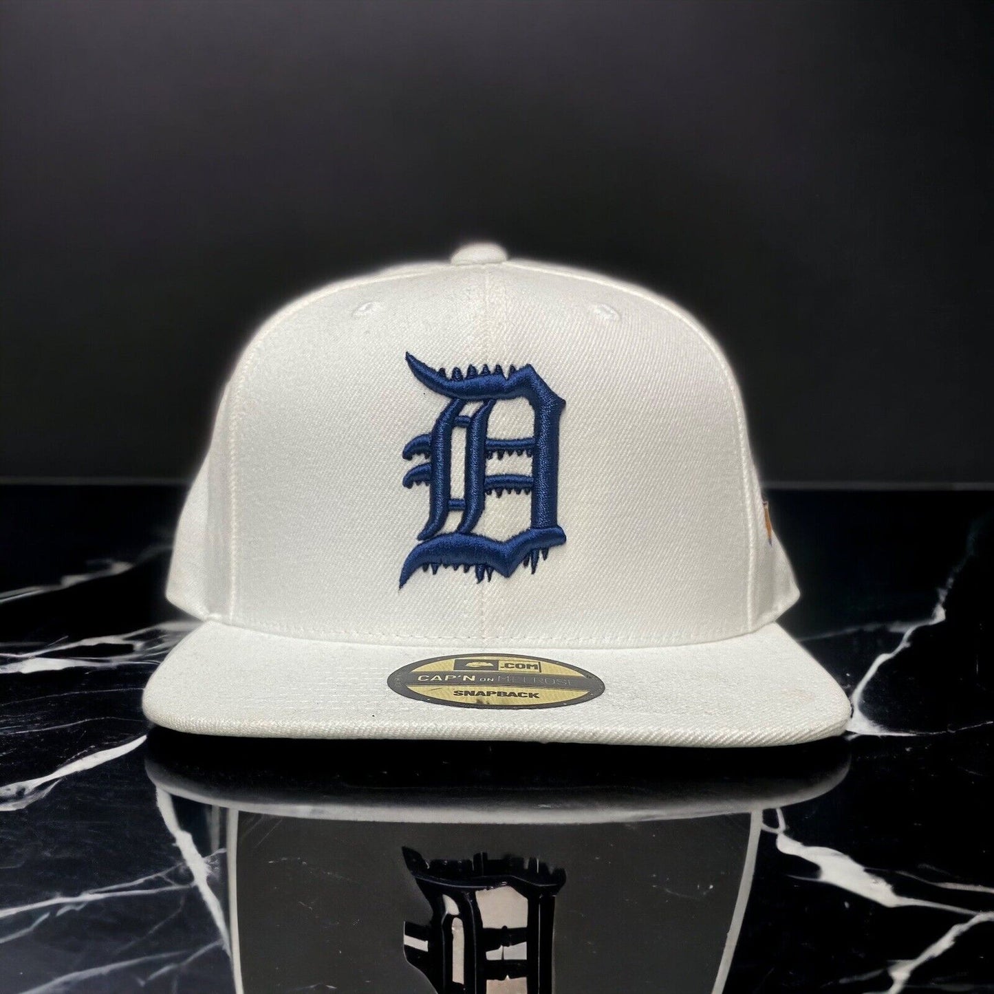 NEW Capn On Melrose Detroit Tigers SnapBack Hat  White  Green UV Adjustable Cap