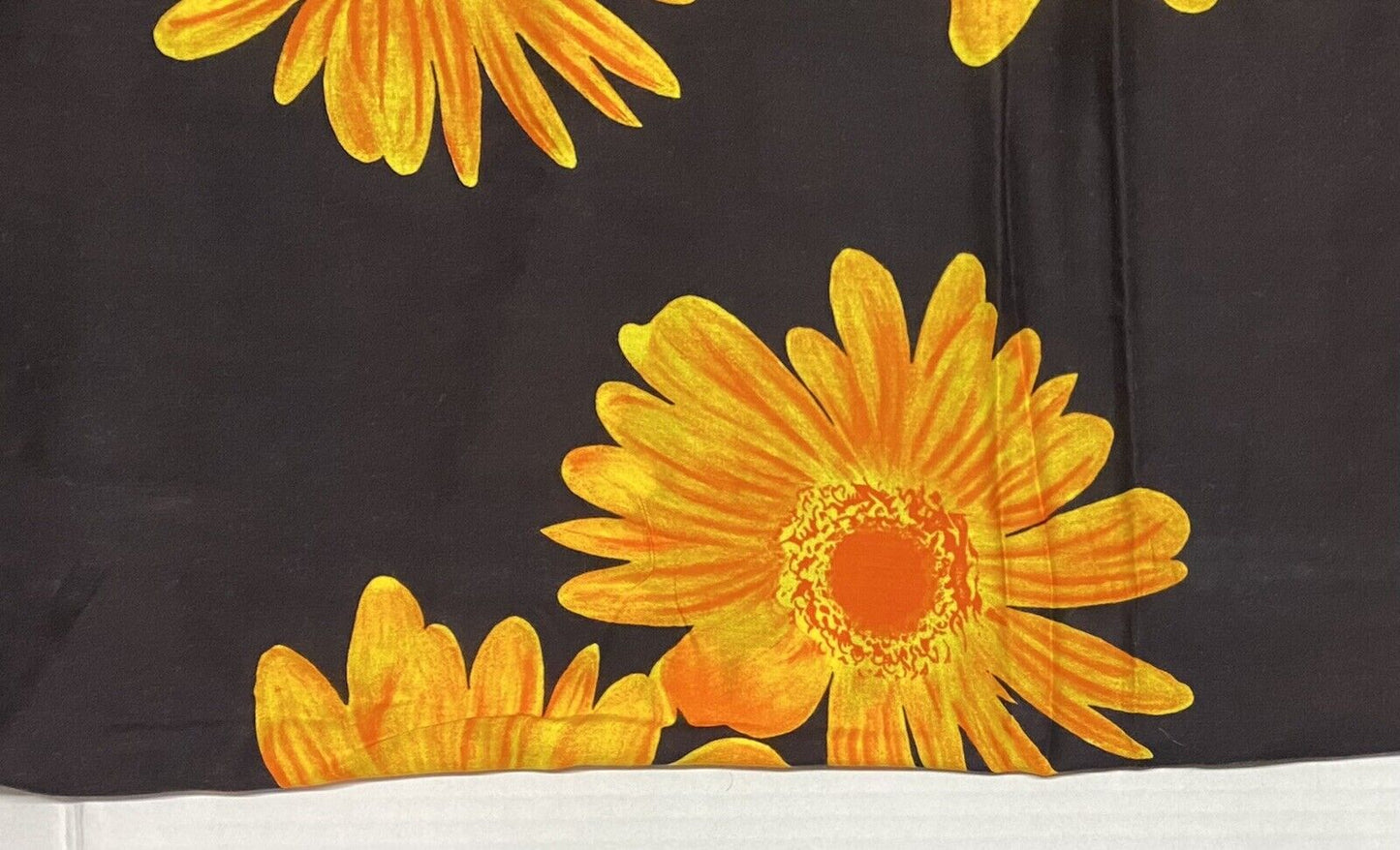 VTG NWT Koko Knot  Women's Sarong Scarf Shawl Beach Cover Wrap Black Sunflowe