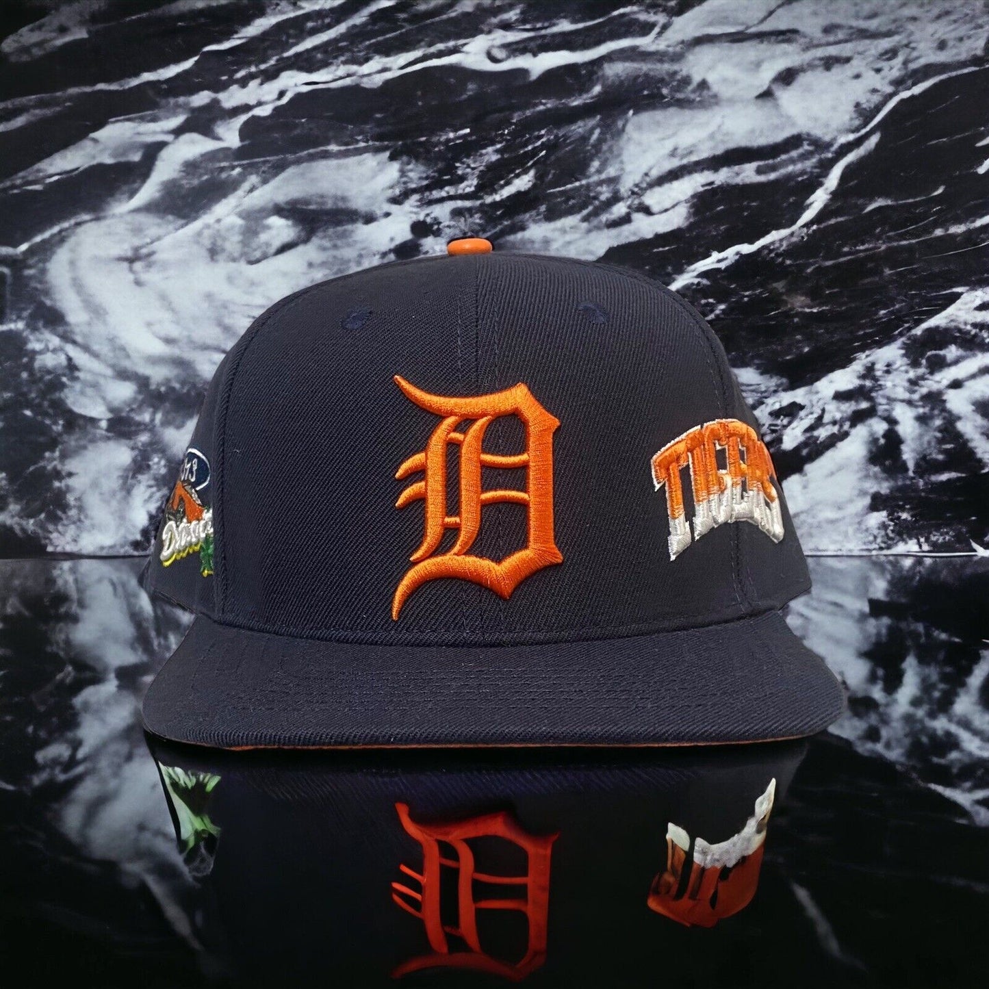 NEW MLB DETROIT TIGERS GRADIENT SNAPBACK Pro Standard Navy Blue Orange UV