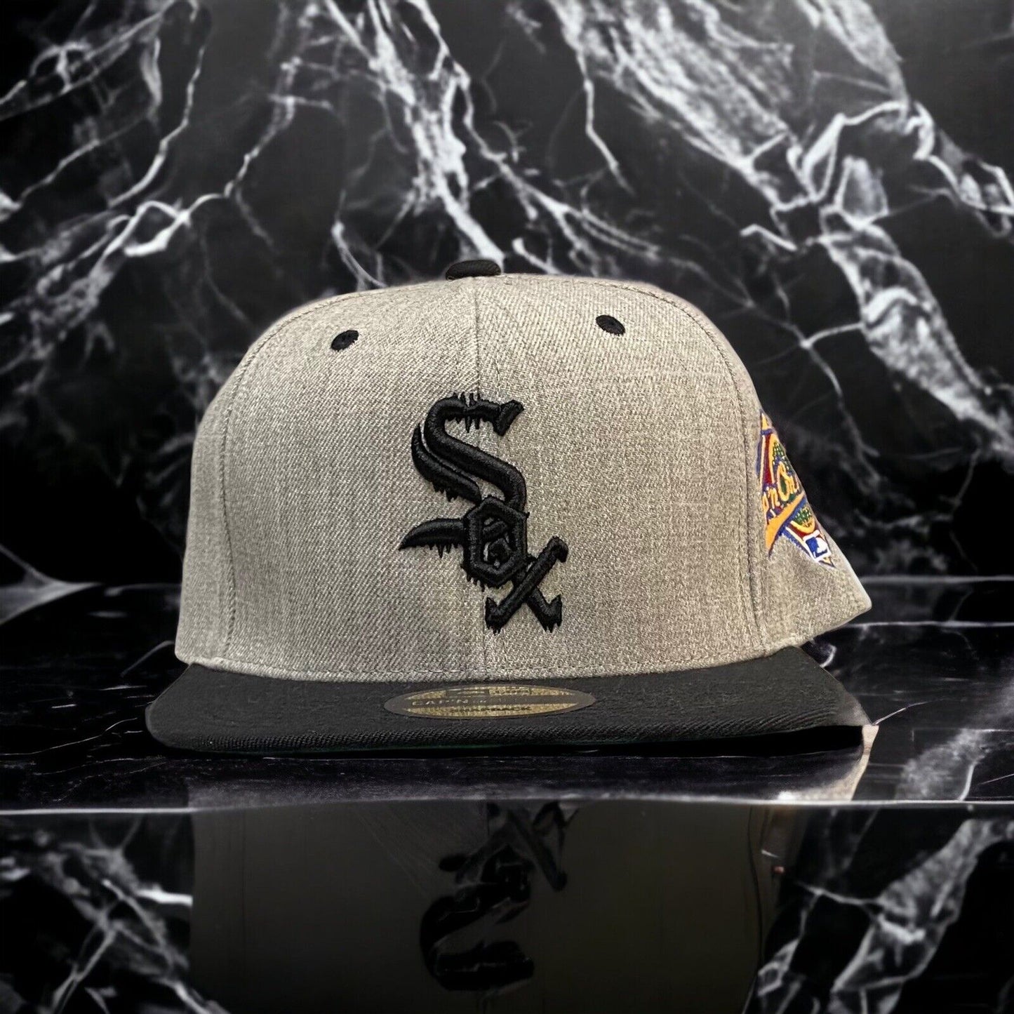 NEW Chicago White Sox 2 Tone SnapBack Hat Capn On Melrose Mens Adjustable Cap