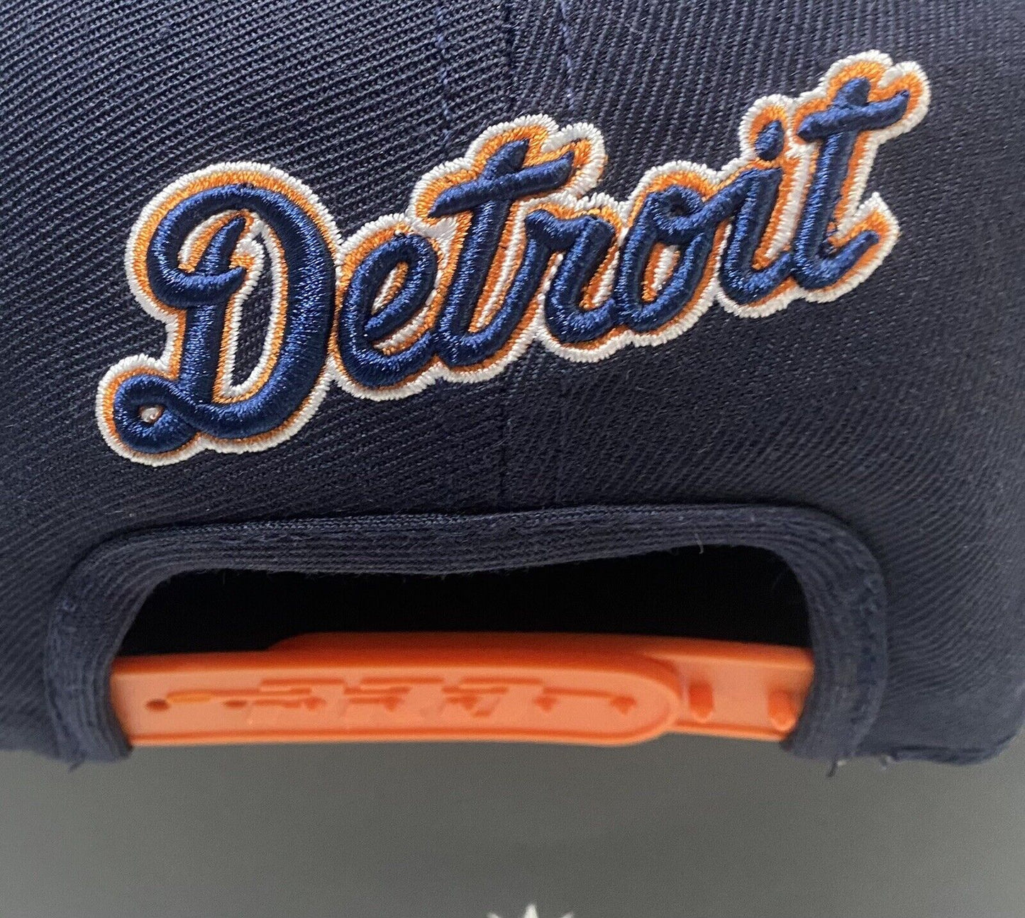 NEW MLB DETROIT TIGERS GRADIENT SNAPBACK Pro Standard Navy Blue Orange UV