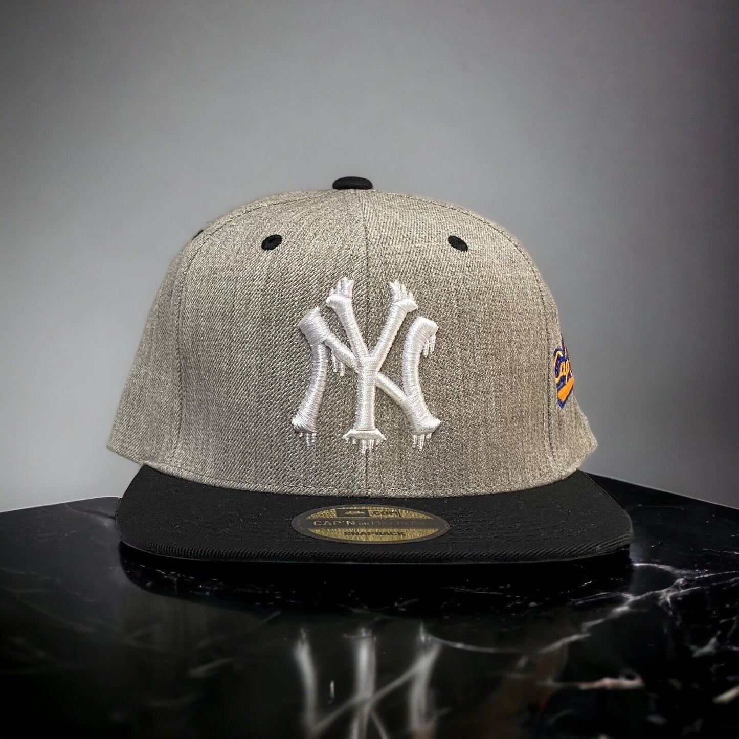 NEW MLB New York Yankees 2 Tone SnapBack Hat Capn On Melrose  Gray/Black