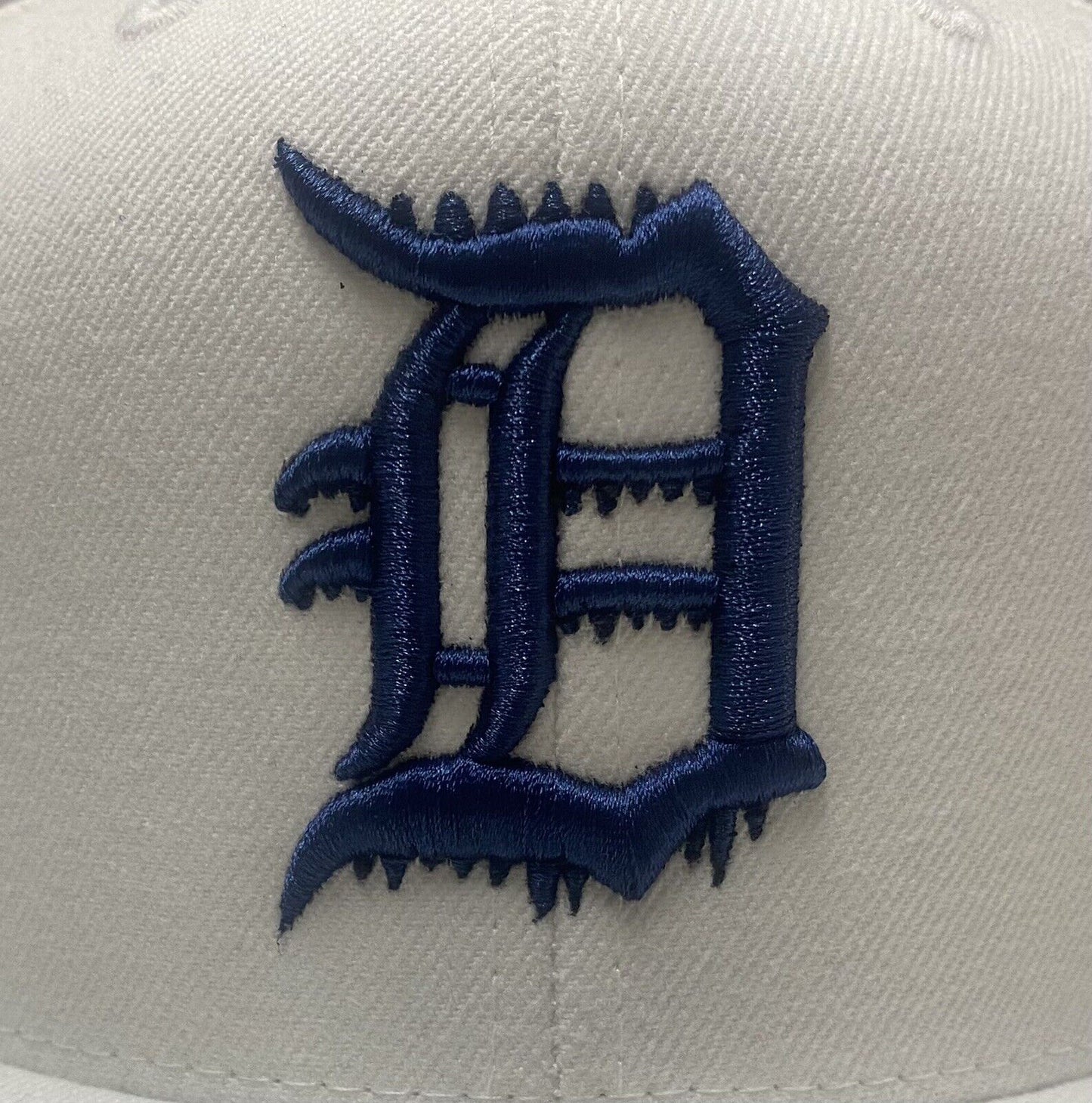 NEW Capn On Melrose Detroit Tigers SnapBack Hat  White  Green UV Adjustable Cap